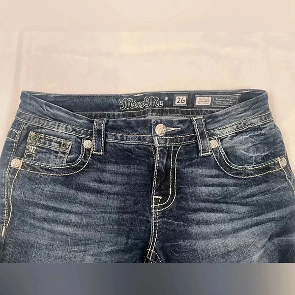 Miss Me Mid-Rise Easy Crop Size 26 - Picture 3 of 7